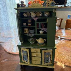 Miniature kitchen cabinet