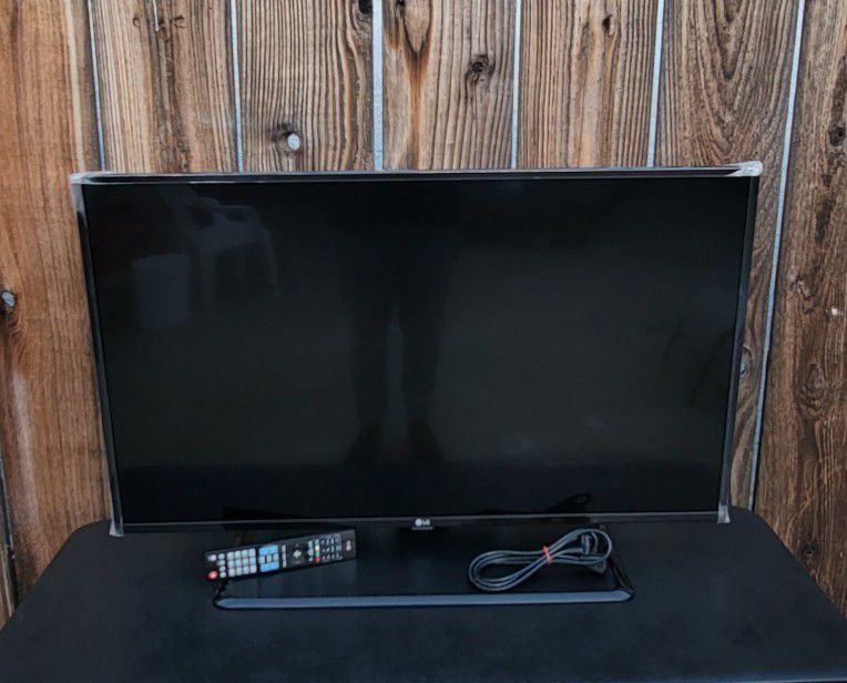 LG TV 43LX570H-UA In Like-New Condition See Photos Description for Sale ...