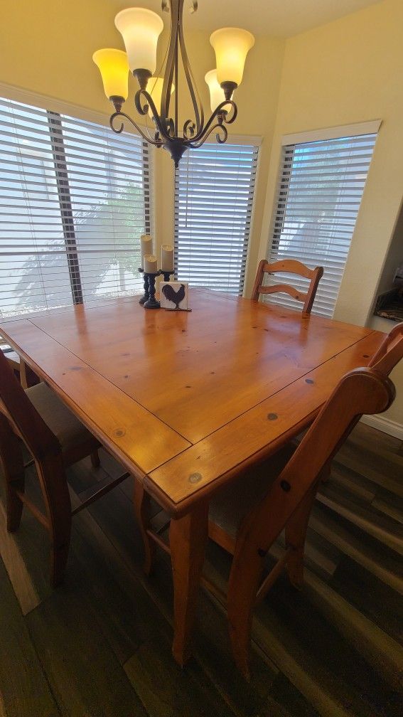 Dinning Table With Chairs 