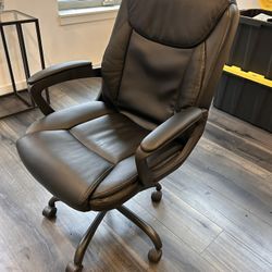 Amazon Basics Computer Desk Chair