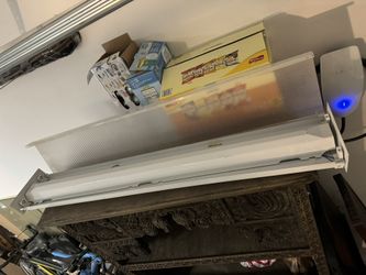 Fluorescent Light Fixture