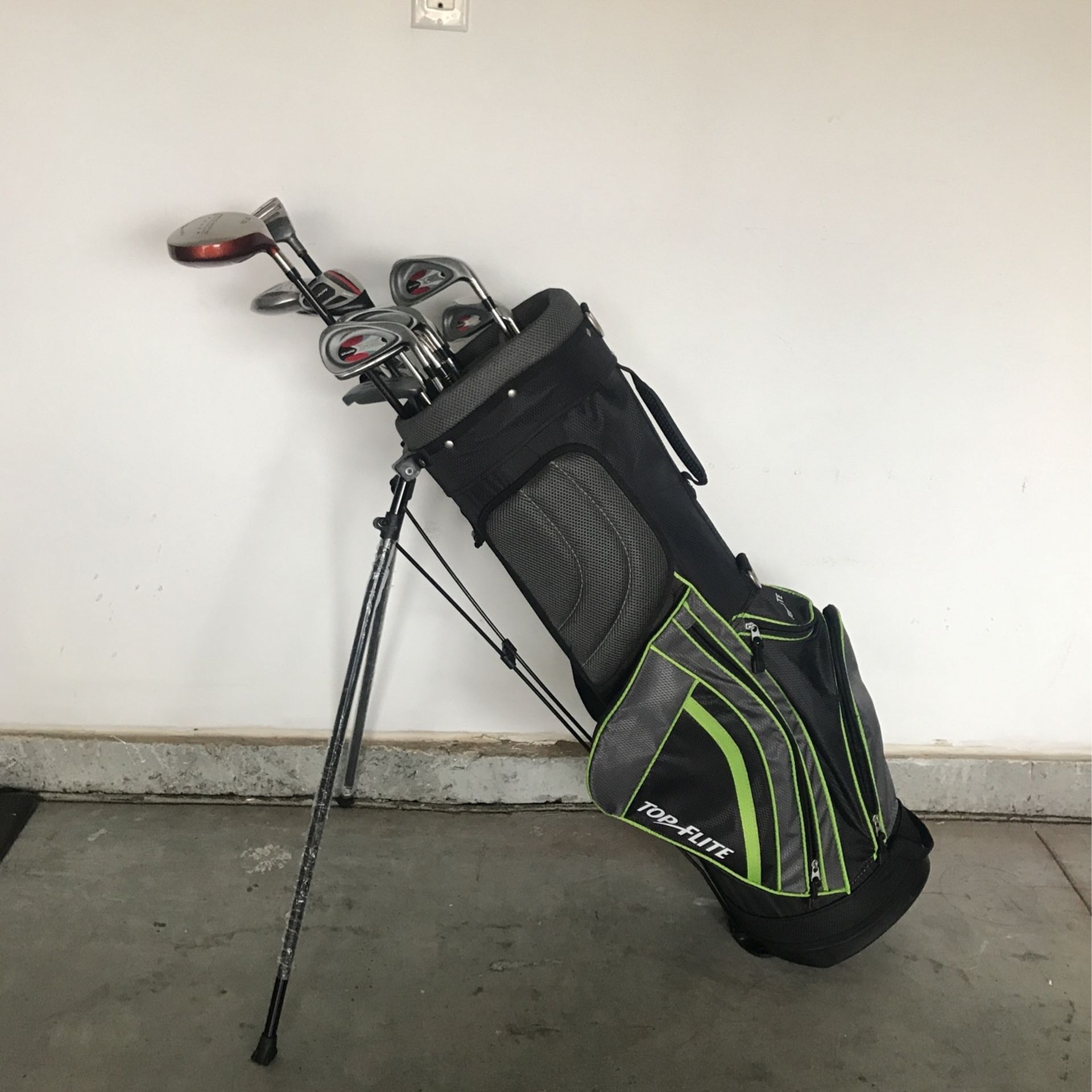 Top Flite Golf Stand Bag With Club Set RH