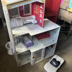 Rainbow High Dollhouse with Dolls, Clothing & Furniture