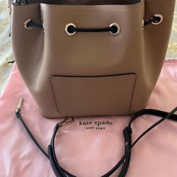 New- Kate spade bag (Bucket/crossbody)