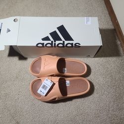 Adidas Adicane Slides Men's Size 10, Women's Size 11