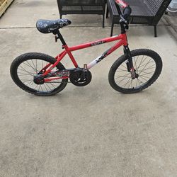 New Boys Bicycle In Excellent Shape 