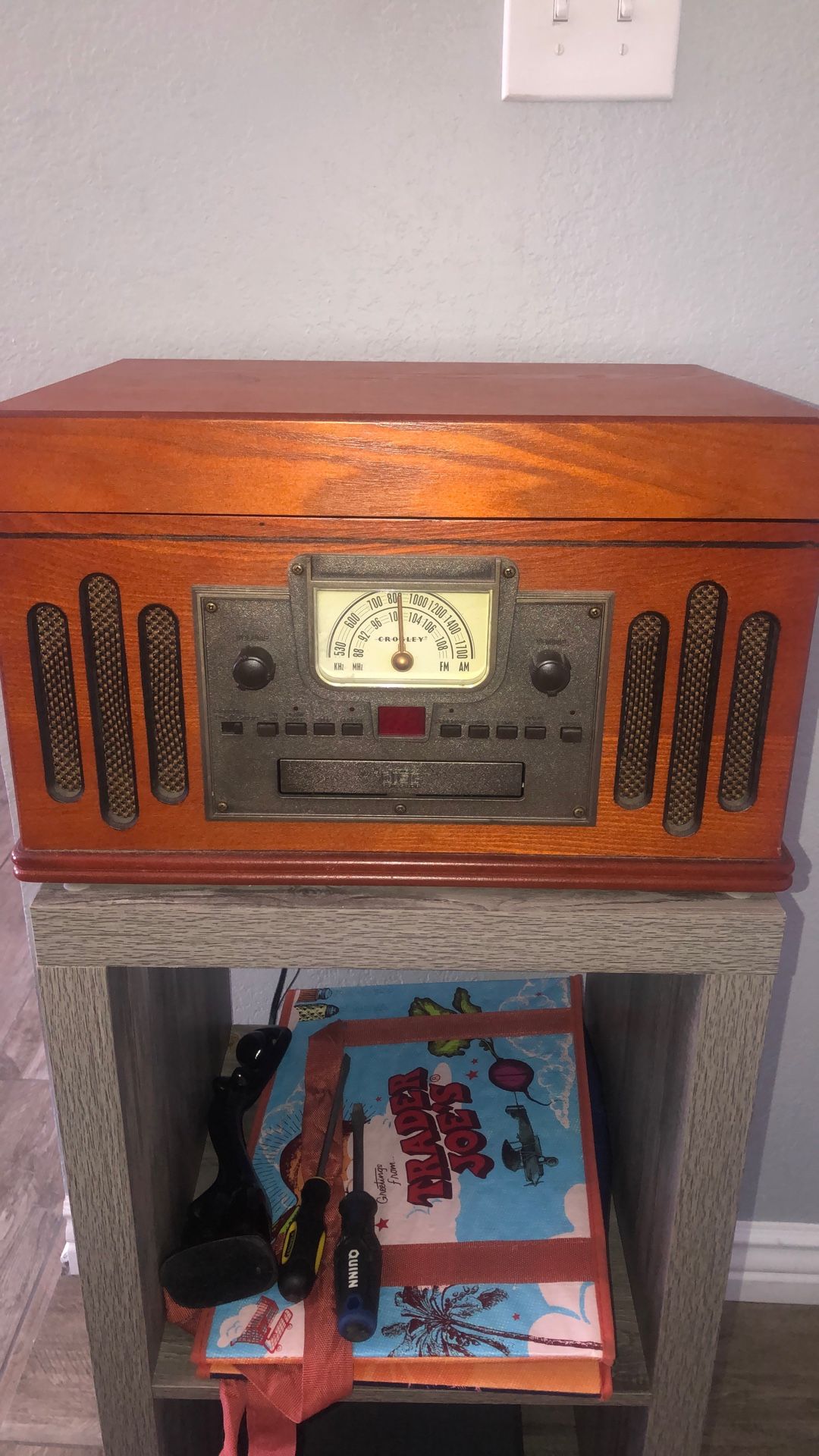 Retro record player, AM/FM, cd and cassette