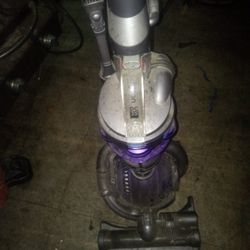 Dyson Ball Vacum