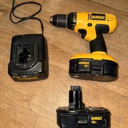 DEWALT DC970 with 2 18v Batteries And Charger