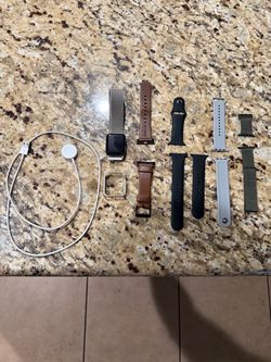 APPLE WATCH SERIES 3 - 42mm Black Aluminum with Accessories