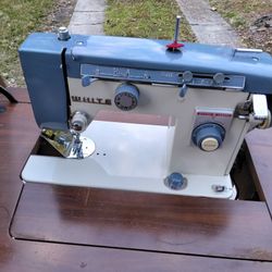 Vintage Sewing Machine 