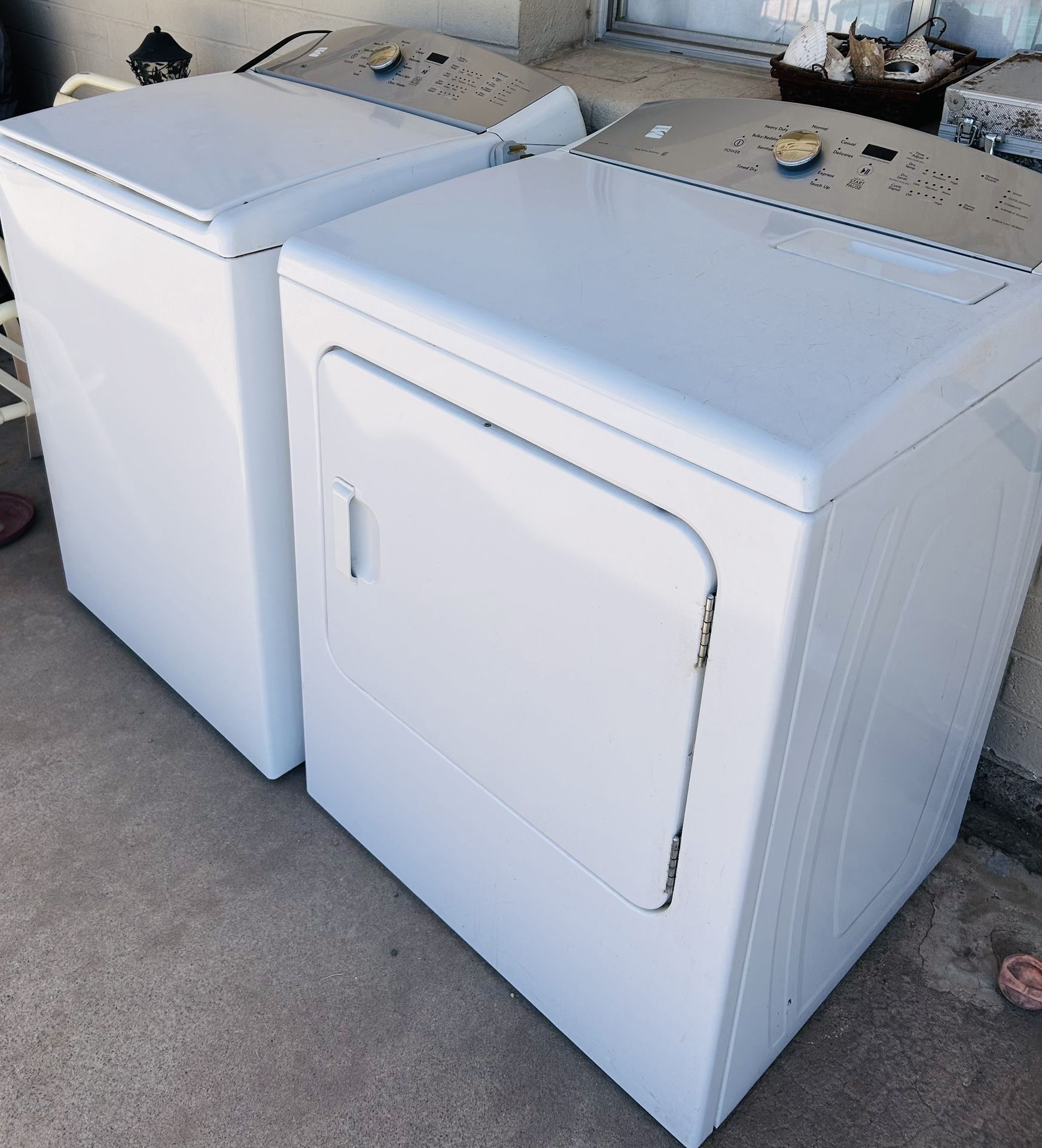 Kenmore Washer & Dryer Series 600 Set