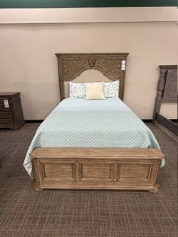 Carved Panel Bed with Upholstered Headboard Insert - Light Weathered Oak