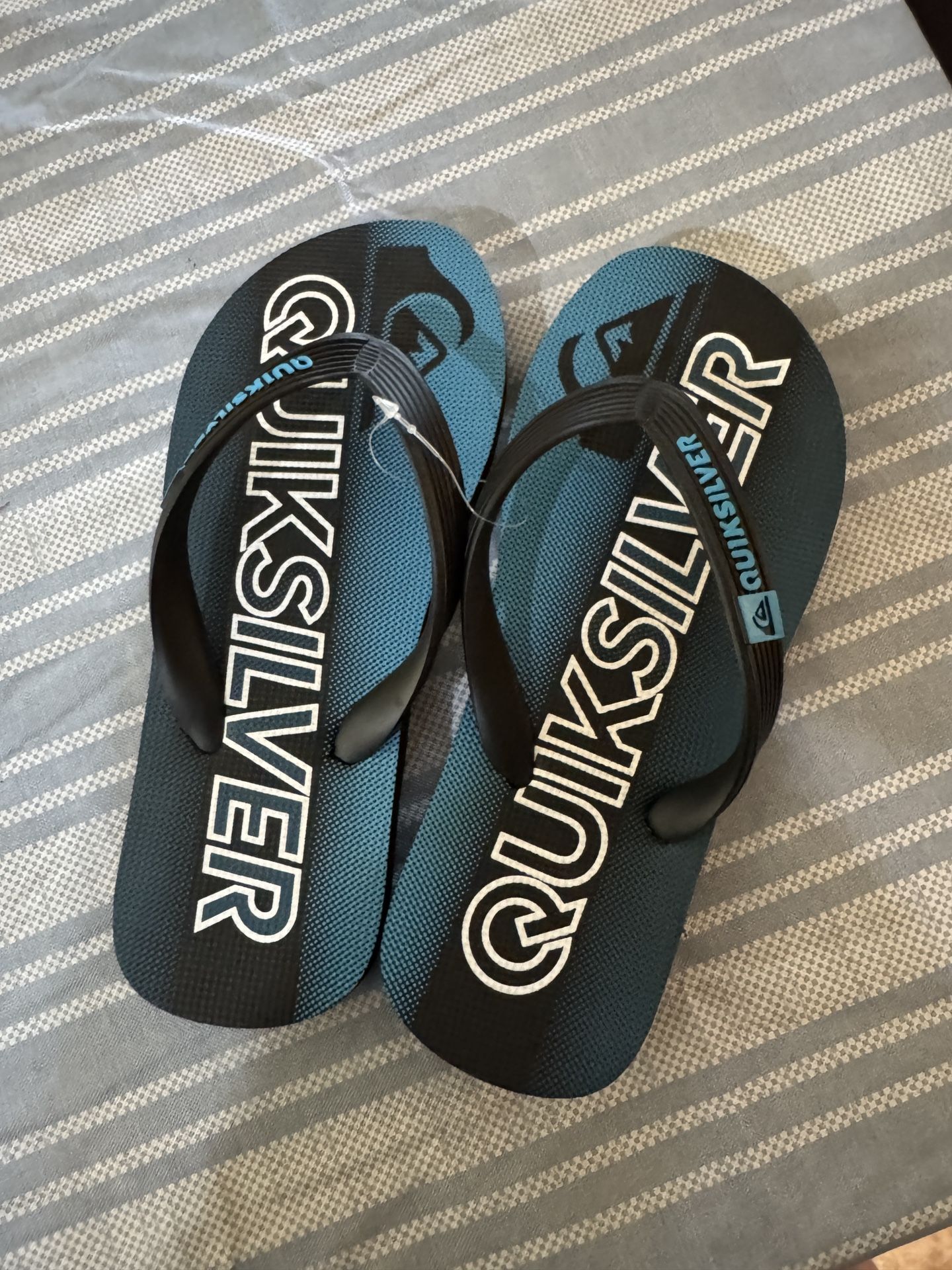 Brand new boys quicksilver flip flops