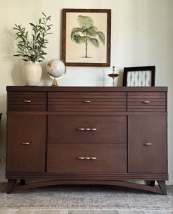 Stunning Refinish Mid Century Modern Credenza / Sideboard