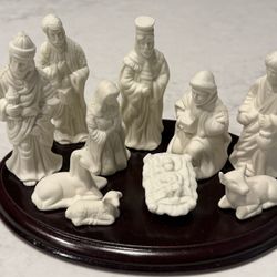 Christmas Nativity 11 Pc  Set- 10 Figured and Base