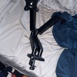 Dual clamp monitor mount 