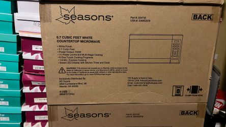 White 0.7 Cubic Ft Countertop Microwave