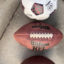 Footballs 