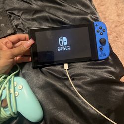 Nintendo Switch Bundle – Extra Controller – Works **Please read description**