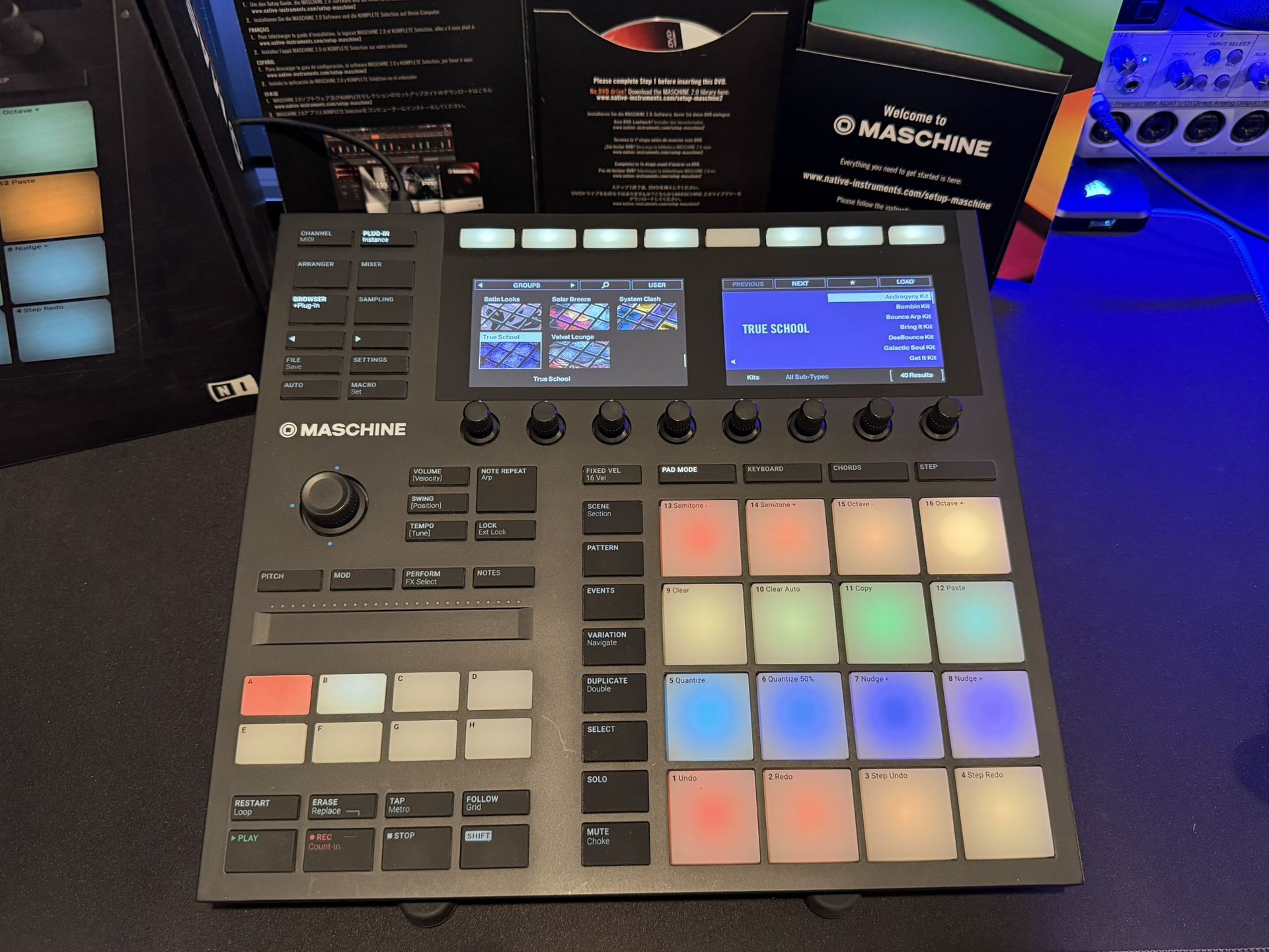 Native Instruments Maschine MK3 Production and Performance System