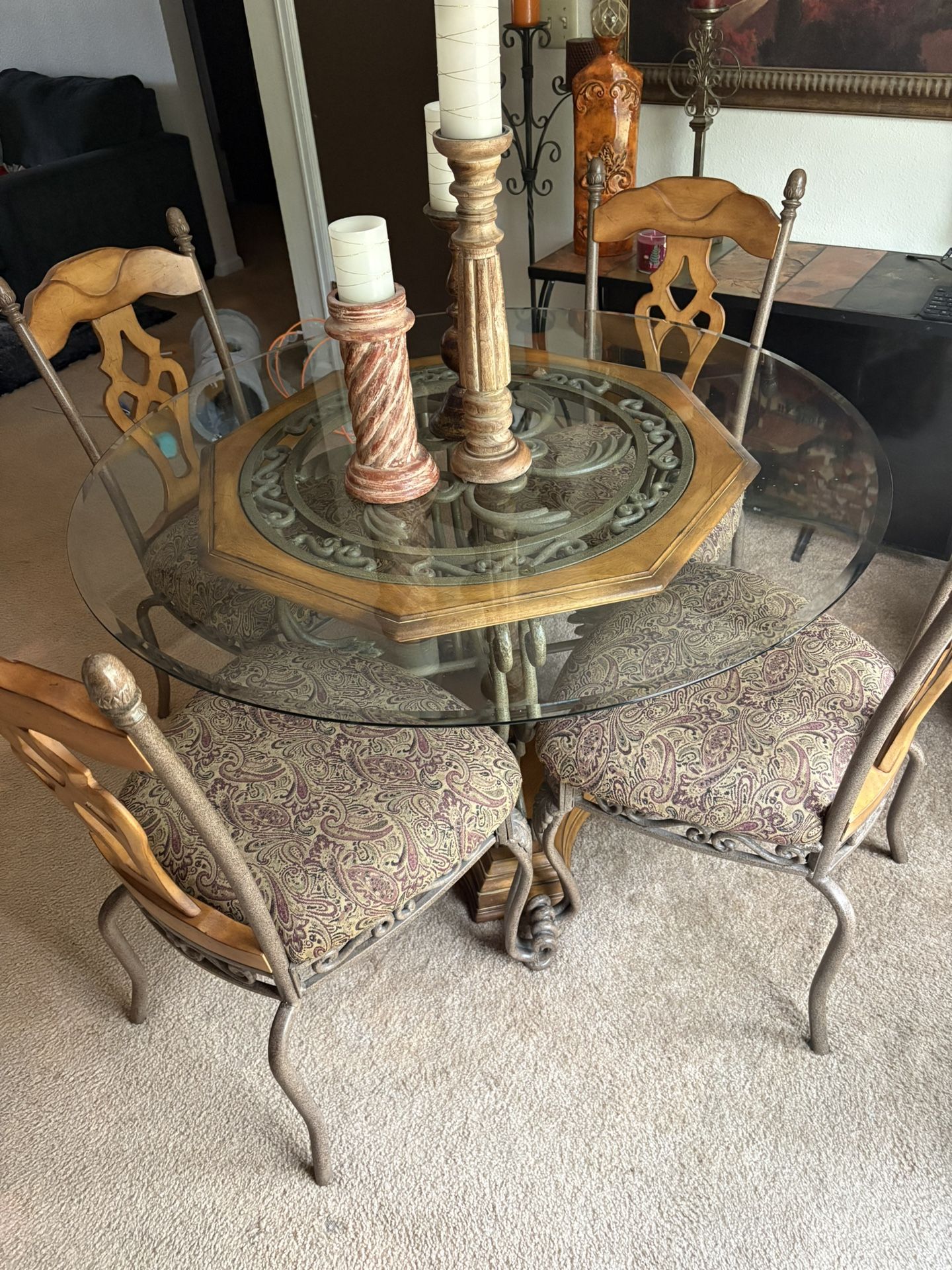 Glass Kitchen/Dining Table Excellent Condition