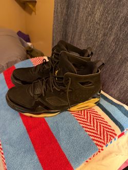 Tennys medida 11’. Jordan. X $145.  Obo.