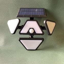 Solar Motion Security Led Light with Dual Brightness