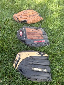 Baseball/softball gloves