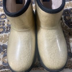 UGG Classic Clear Mini waterproof boots in cream color size 4