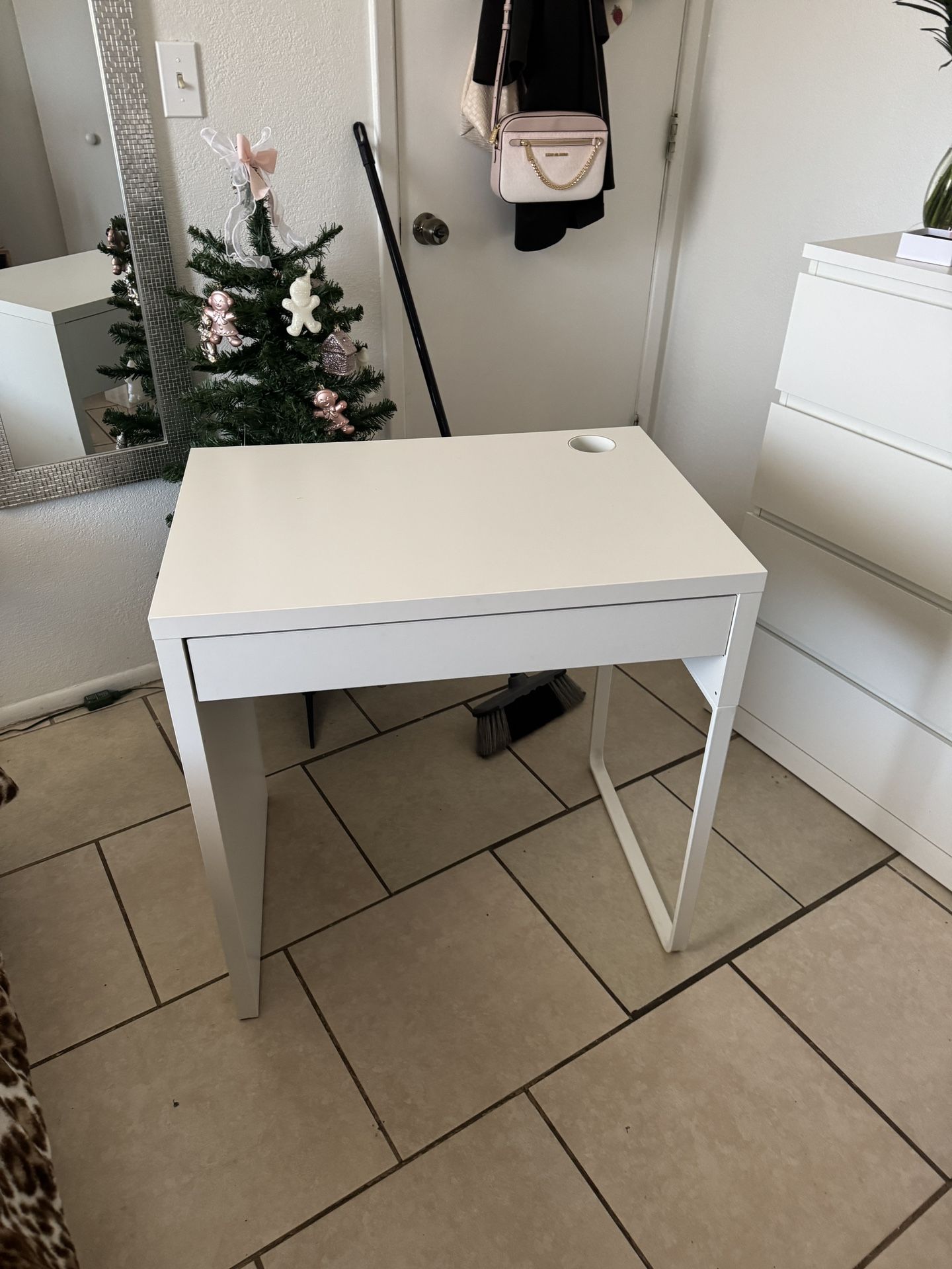 IKEA Micke Desk