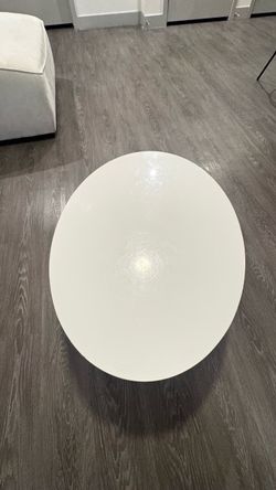 white table abstract