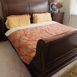 King Size Bedroom Set $2800