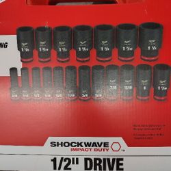 NEW Milwaukee 19 Piece 1/2" Drive Impact Socket Shockwave Duty 49-66-7012 SAE