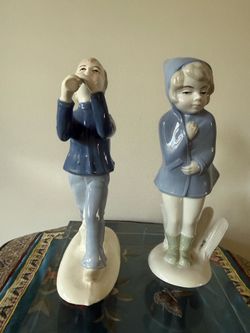 A pair of vintage rare porcelain figurines, made in Eastern Germany