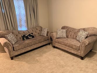 1 gray couch set (2pieces)