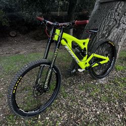 Foes Downhill Mountain Bike