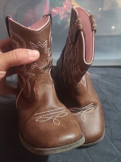 Girl cowboy boots size 10