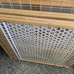 1 White Mesh Baby/Pet Gate