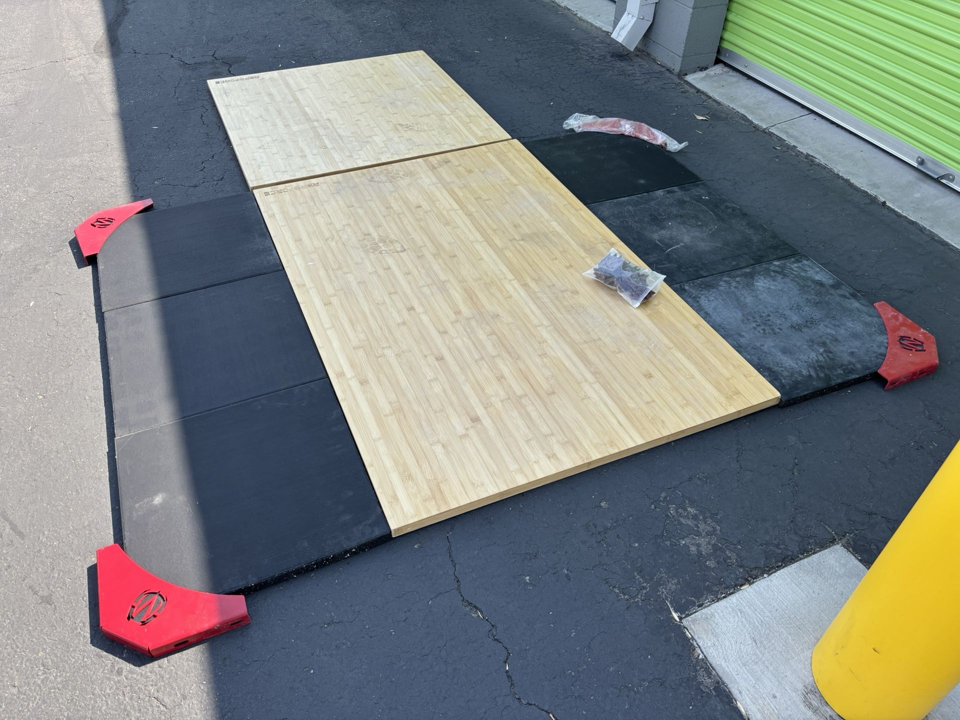 Rep Weights Deadlift Platform With Walkway NOTE: It’s Missing The Frame Railing BUT COMES WITH INTERLOCK PINS TO KEEP MATS TOGETHER
