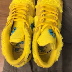 Yellow Sb Dunks