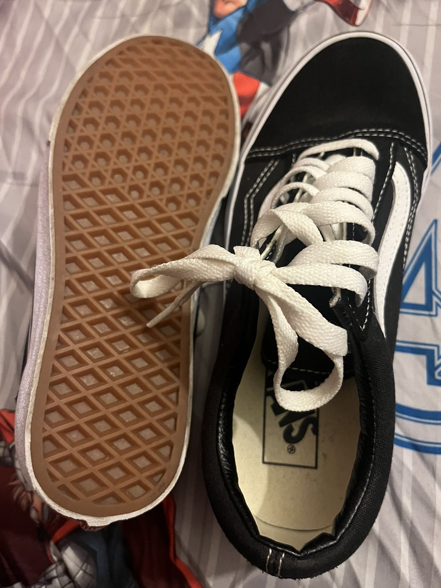 black and white old skool vans