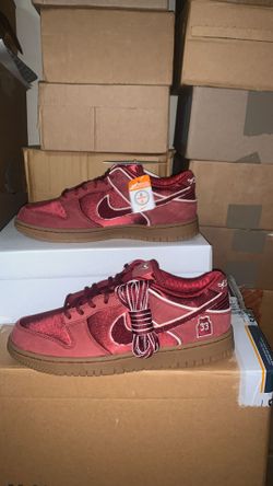 Brand New men's Kobe proto Nike dunk low team red size 10.5