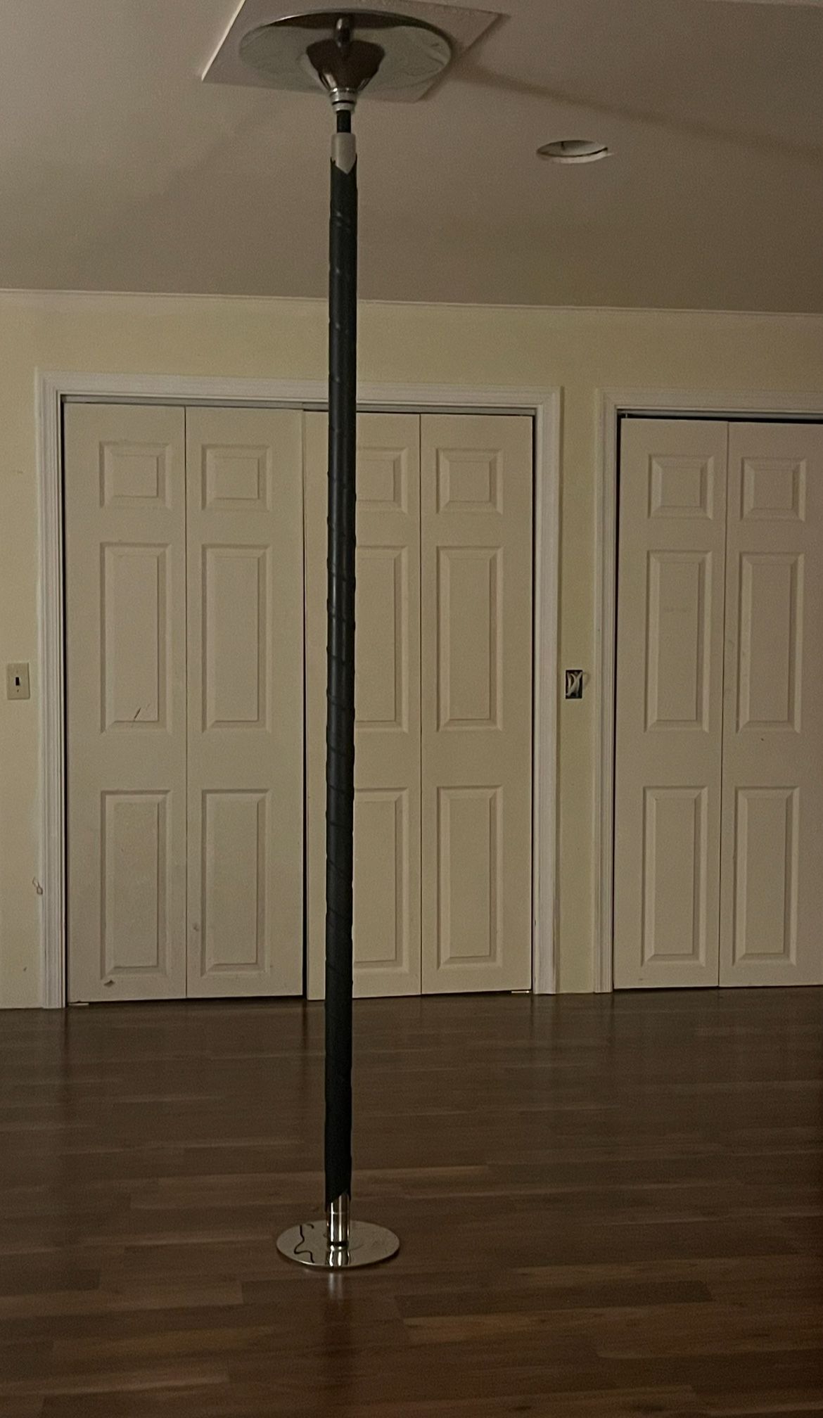 VEVOR Dancing Pole with Rubber Pole Wrap