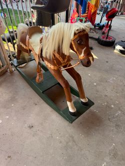 Caballo de madera para niños
