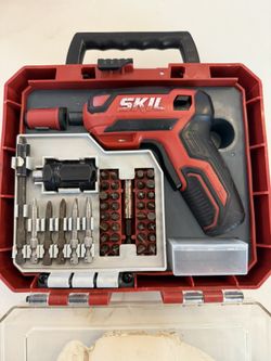 Skil 4v Rechargeable Screwdriver With 42pc Bits