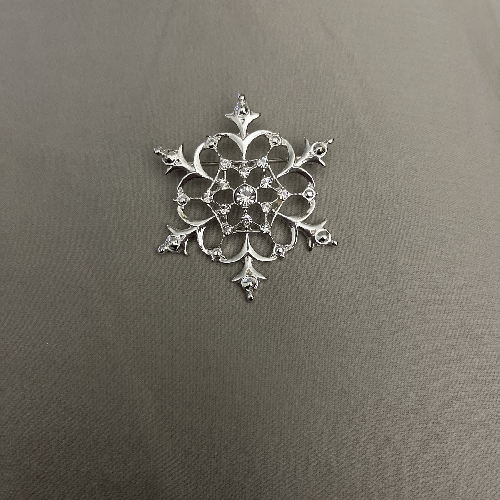 Snowflake Pin Broach Silver