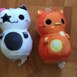 2 Kleptocats Plush
