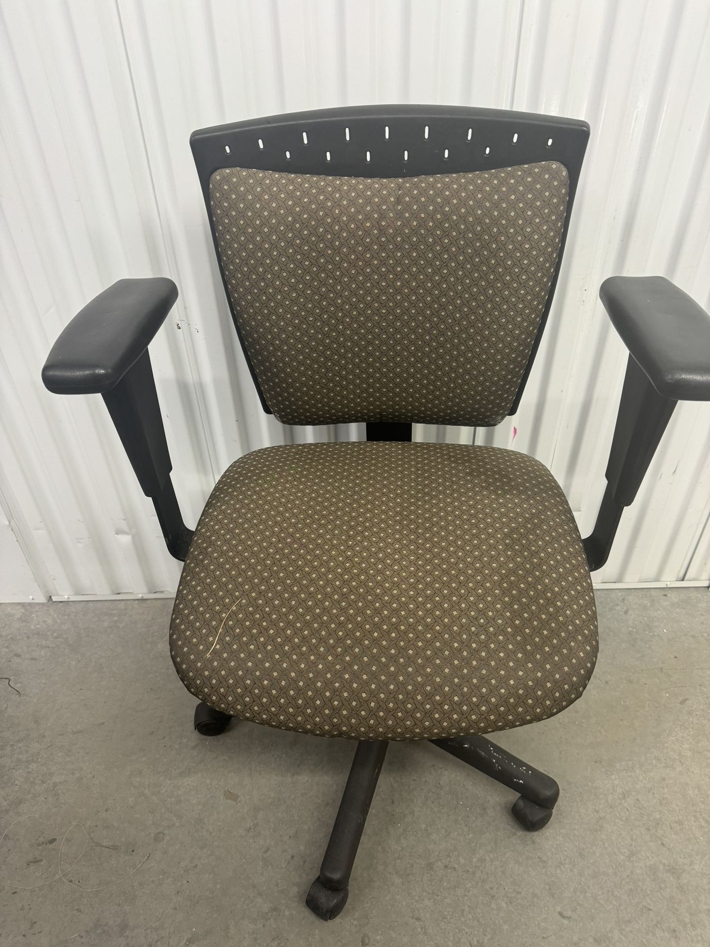 Office Chair And Mirror