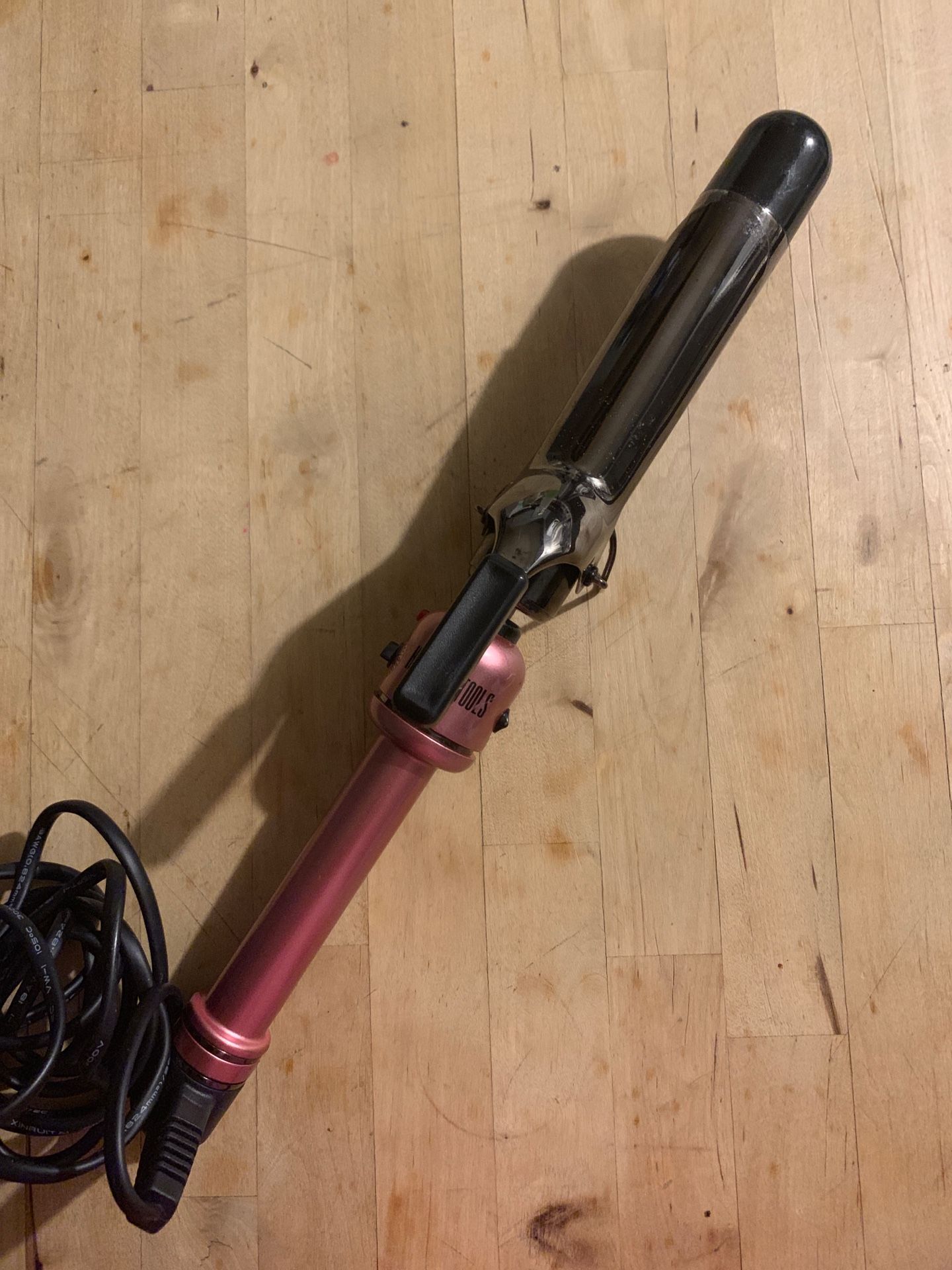 HOT SHOT TOOLS TITANIUM BARREL curling iron